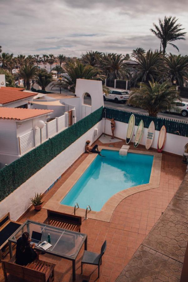 International Surf Camp Only Surf Hostel Corralejo Buitenkant foto