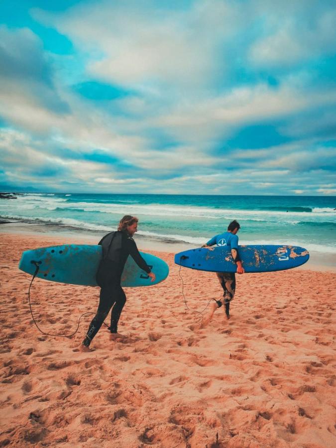 International Surf Camp Only Surf Hostel Corralejo Buitenkant foto