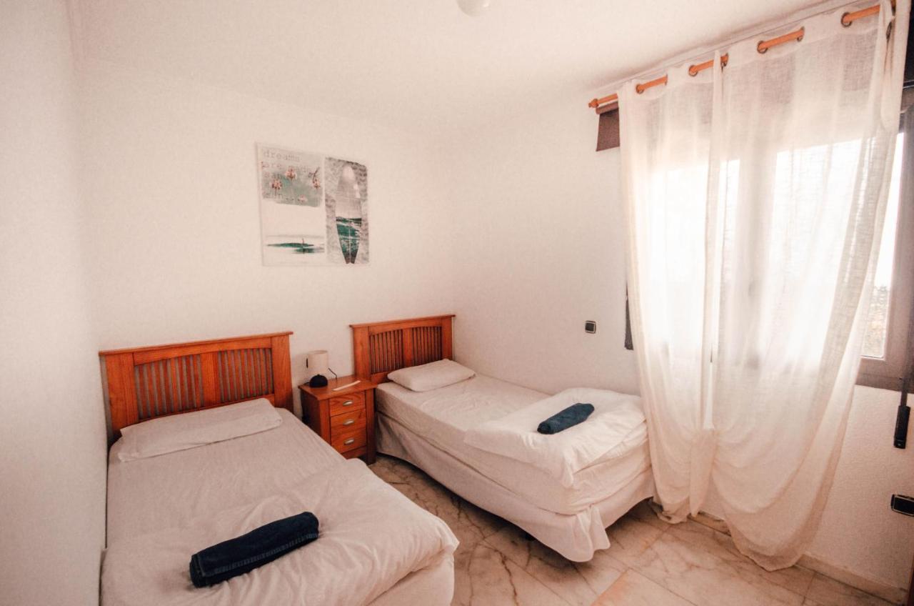 International Surf Camp Only Surf Hostel Corralejo Buitenkant foto