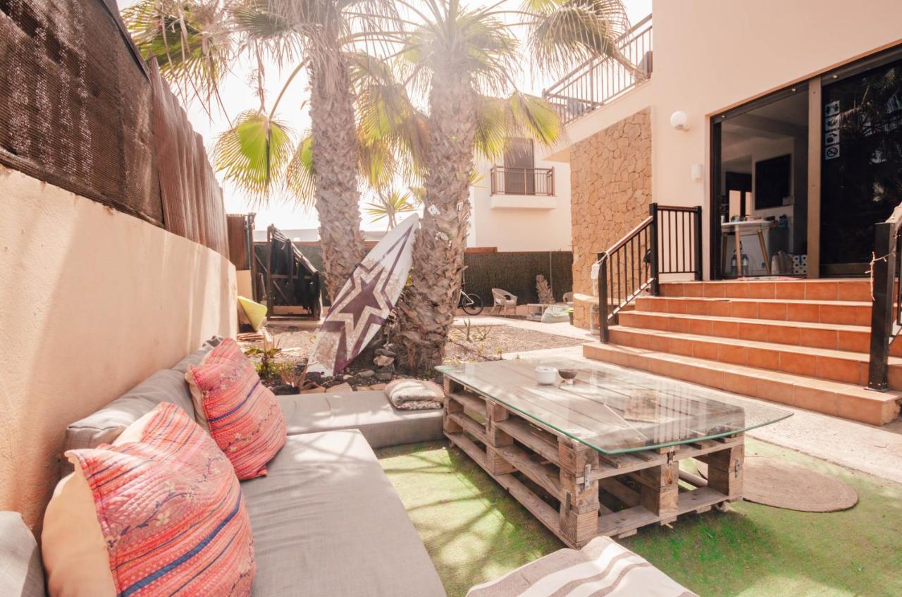 International Surf Camp Only Surf Hostel Corralejo Buitenkant foto