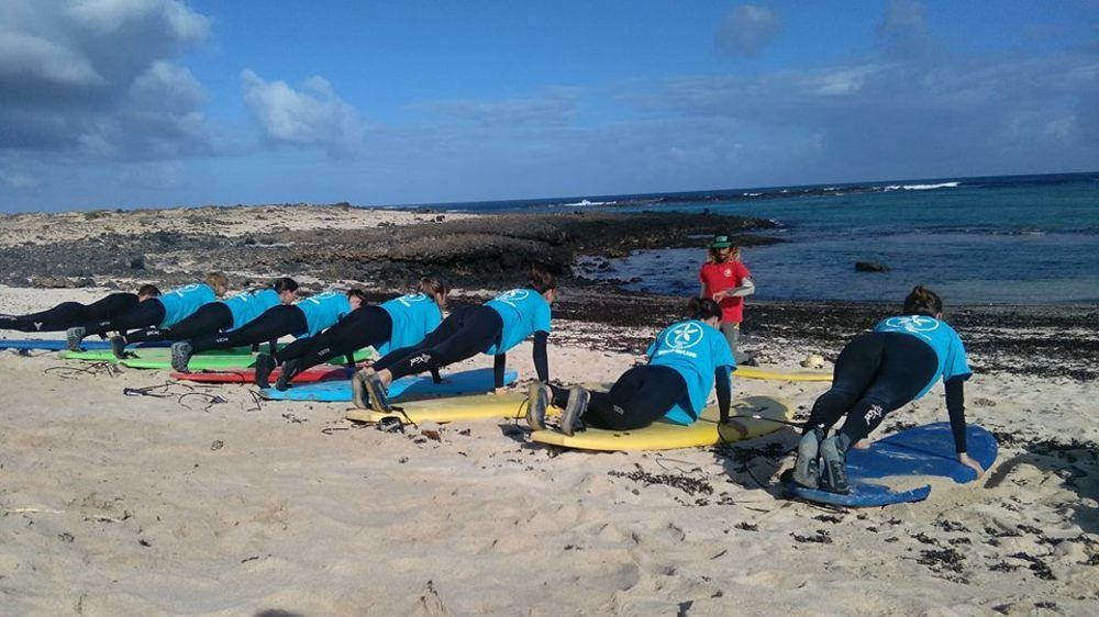 International Surf Camp Only Surf Hostel Corralejo Buitenkant foto