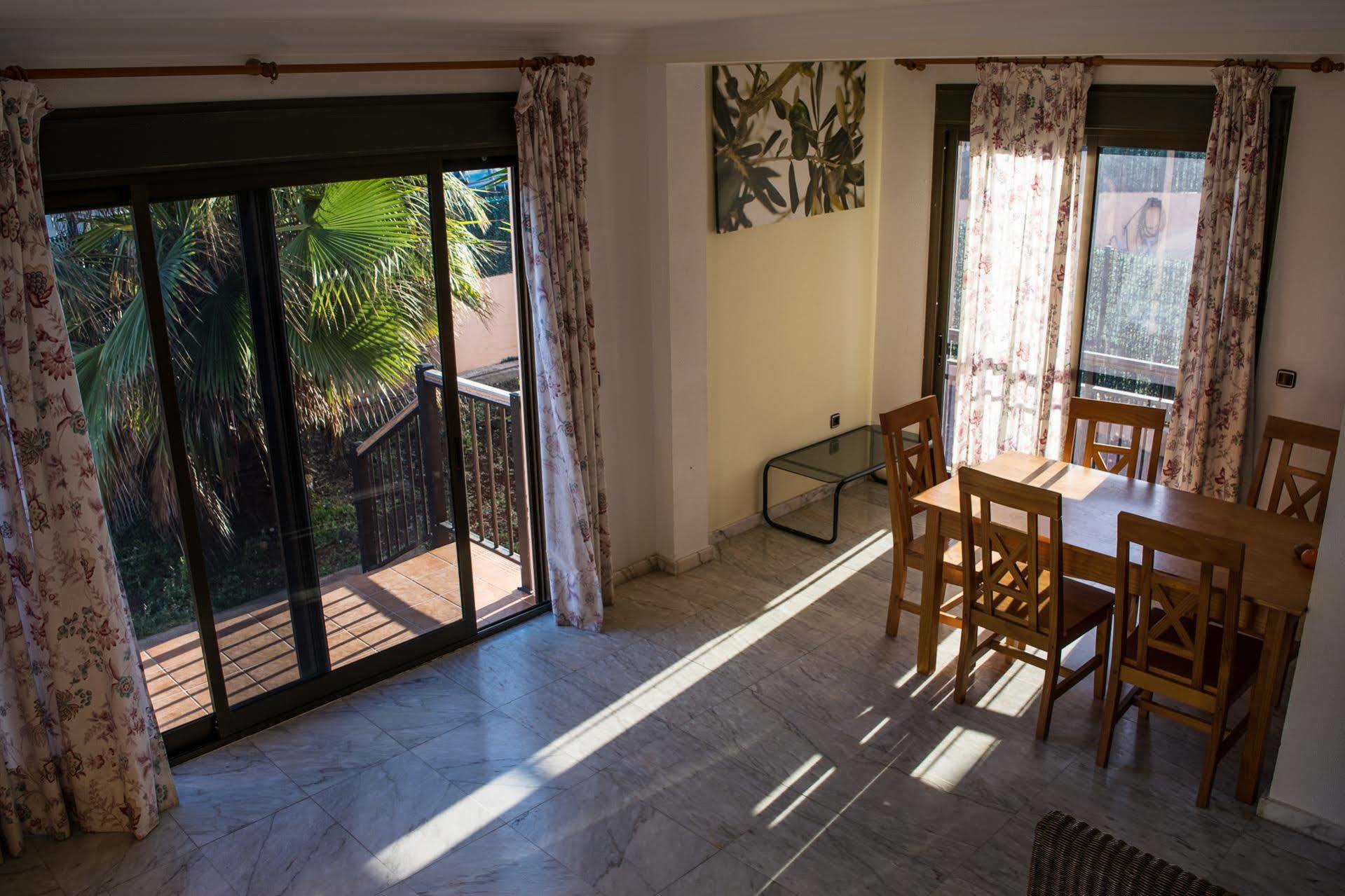 International Surf Camp Only Surf Hostel Corralejo Buitenkant foto